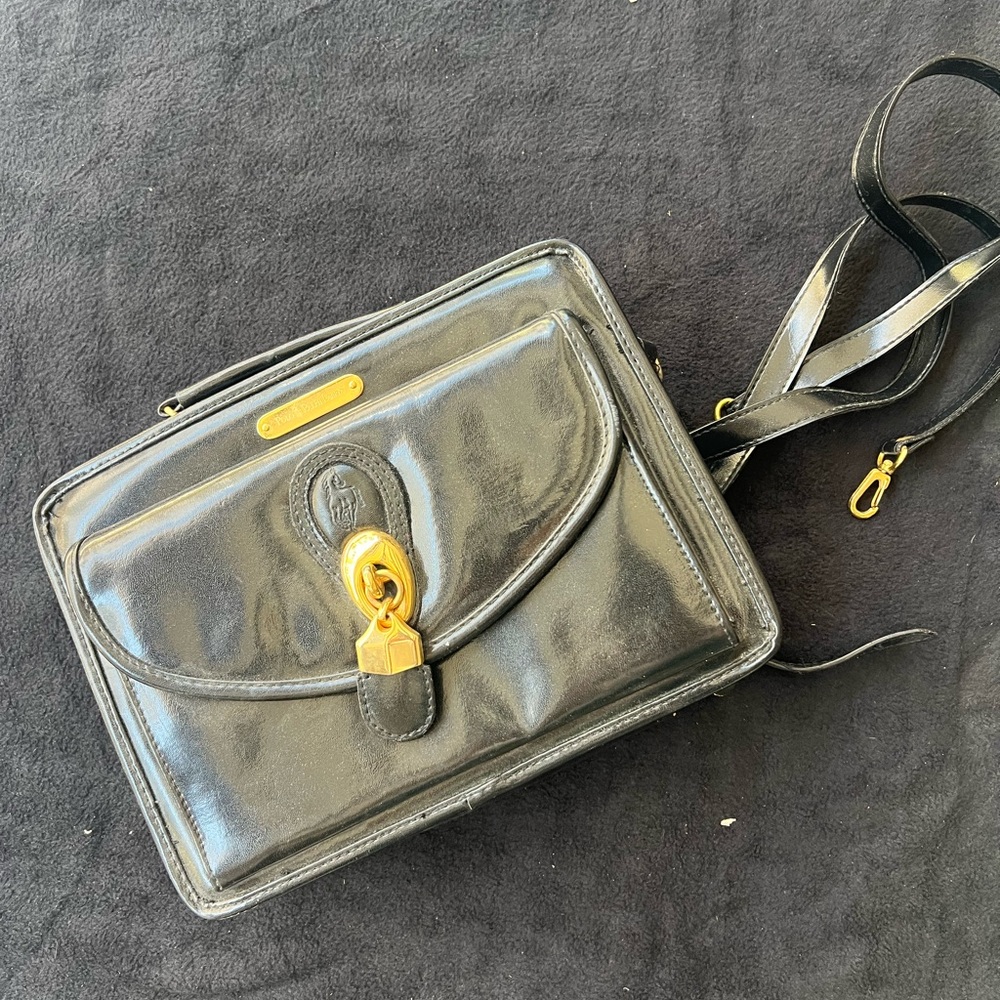 Elegant Black Leather Shoulder Bag